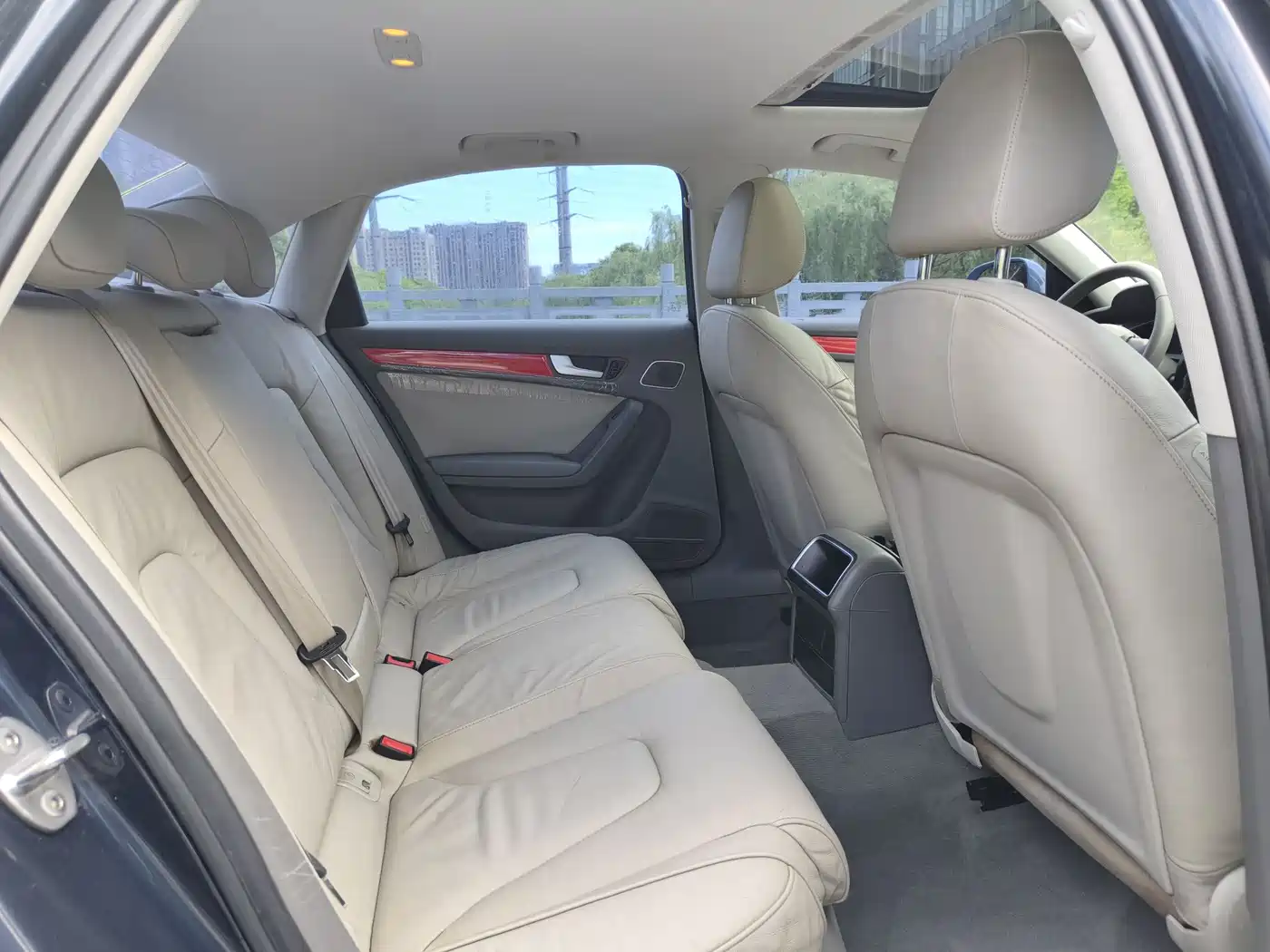 Audi A4L 2009 2.0 TFSI Comfort фото 9