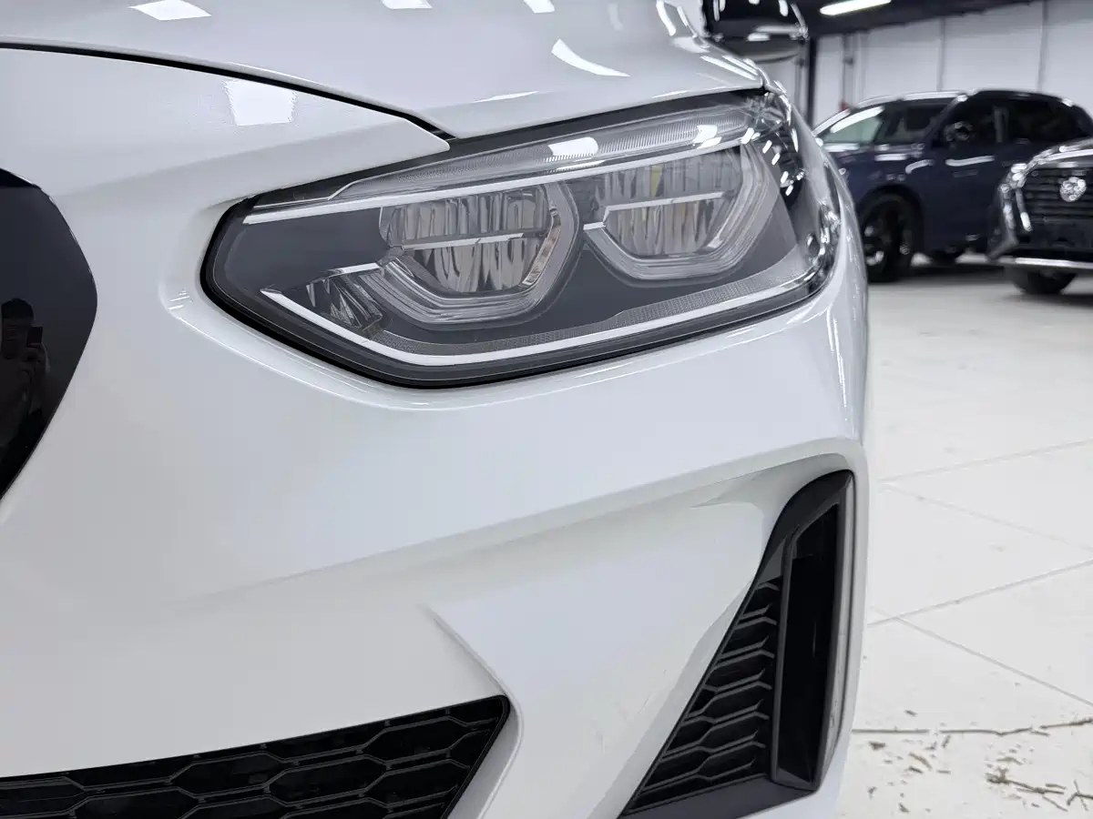 BMW 1 Series 2021 120i M Sport Shadow Edition фото 7
