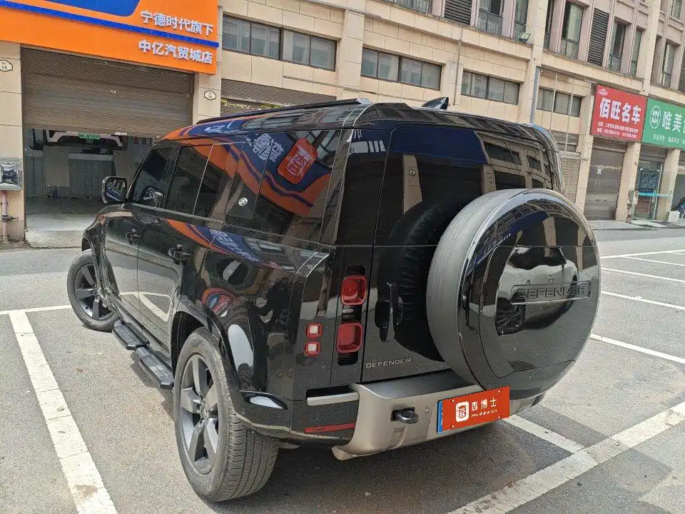 Land Rover Defender 2024 110 3.0T P400 X-DYNAMIC HSE фото 4