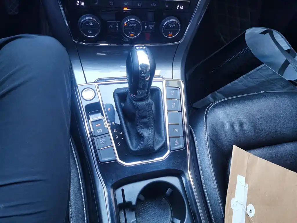 Volkswagen Passat 2017 280TSI DSG Prestige фото 15