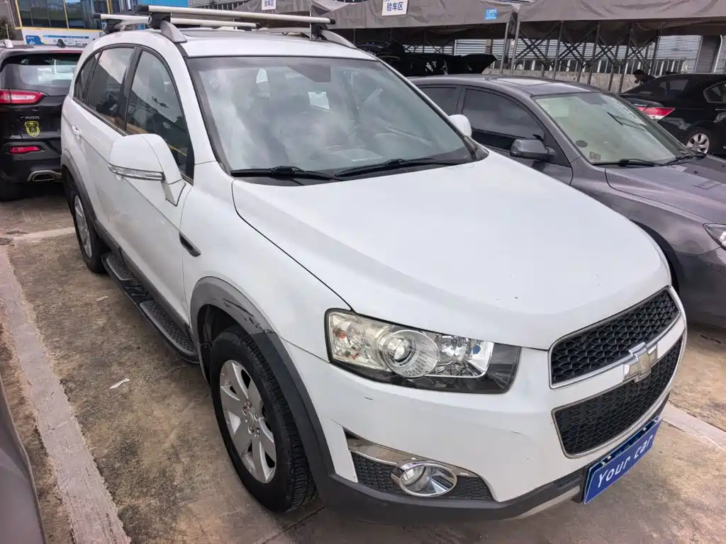 Chevrolet Captiva 2012 2012 Model 2.4L 2WD Urban Edition 5-Seater