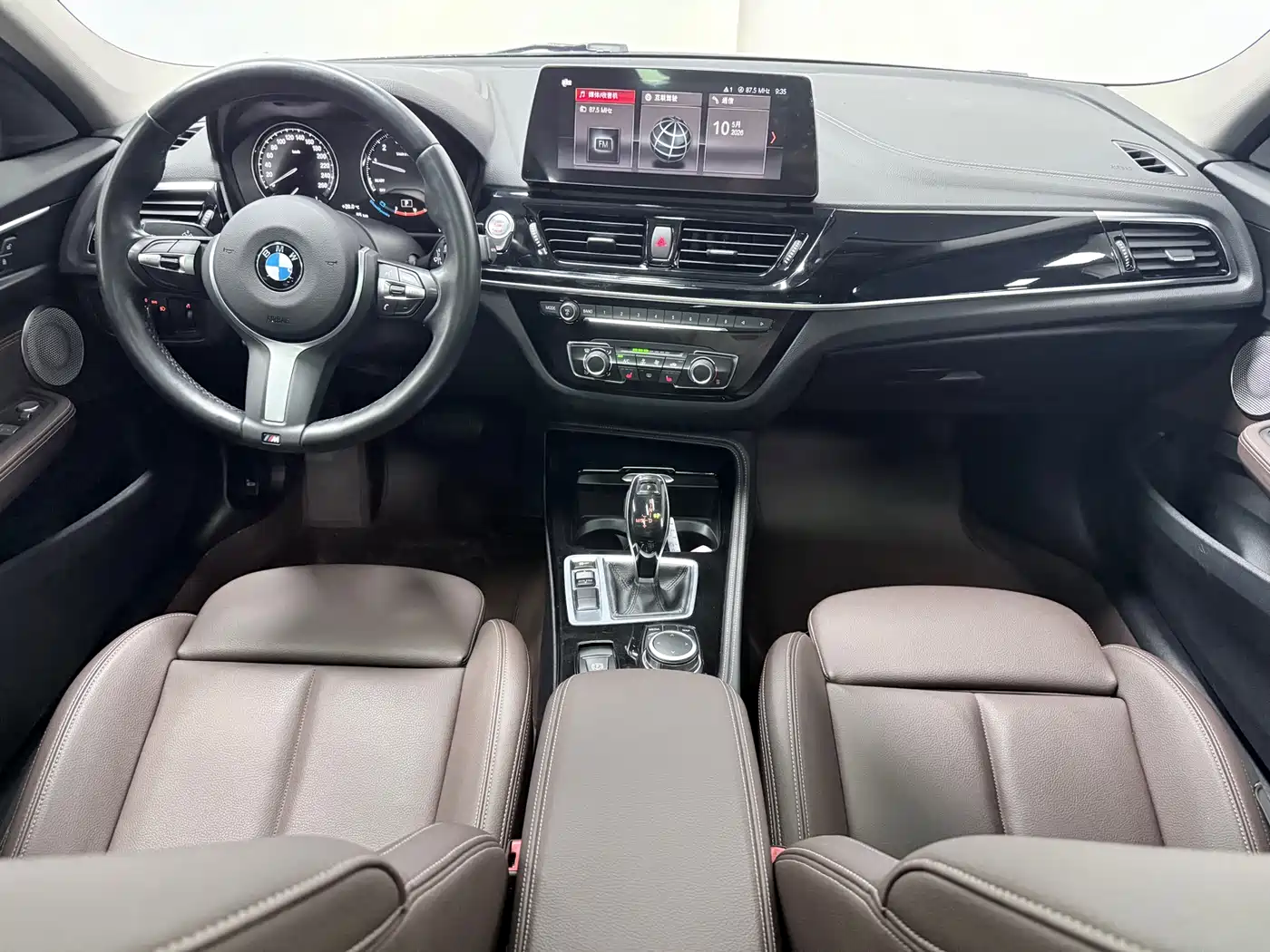 BMW 1 Series 2021 120i M Sport Shadow Edition фото 8