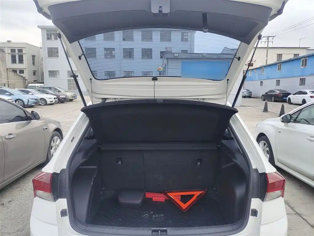 Škoda Skoda Rapid Spaceback 2020 1.5L Auto Comfort фото 15