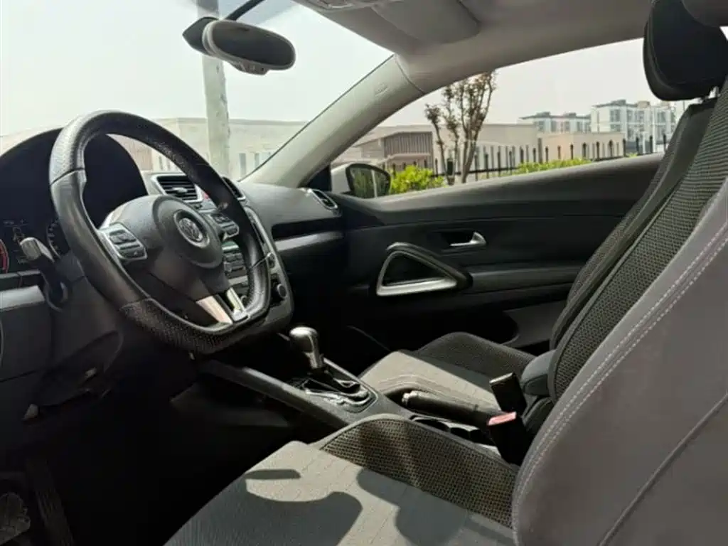 Volkswagen Scirocco 2009 1.4TSI Style Edition фото 4
