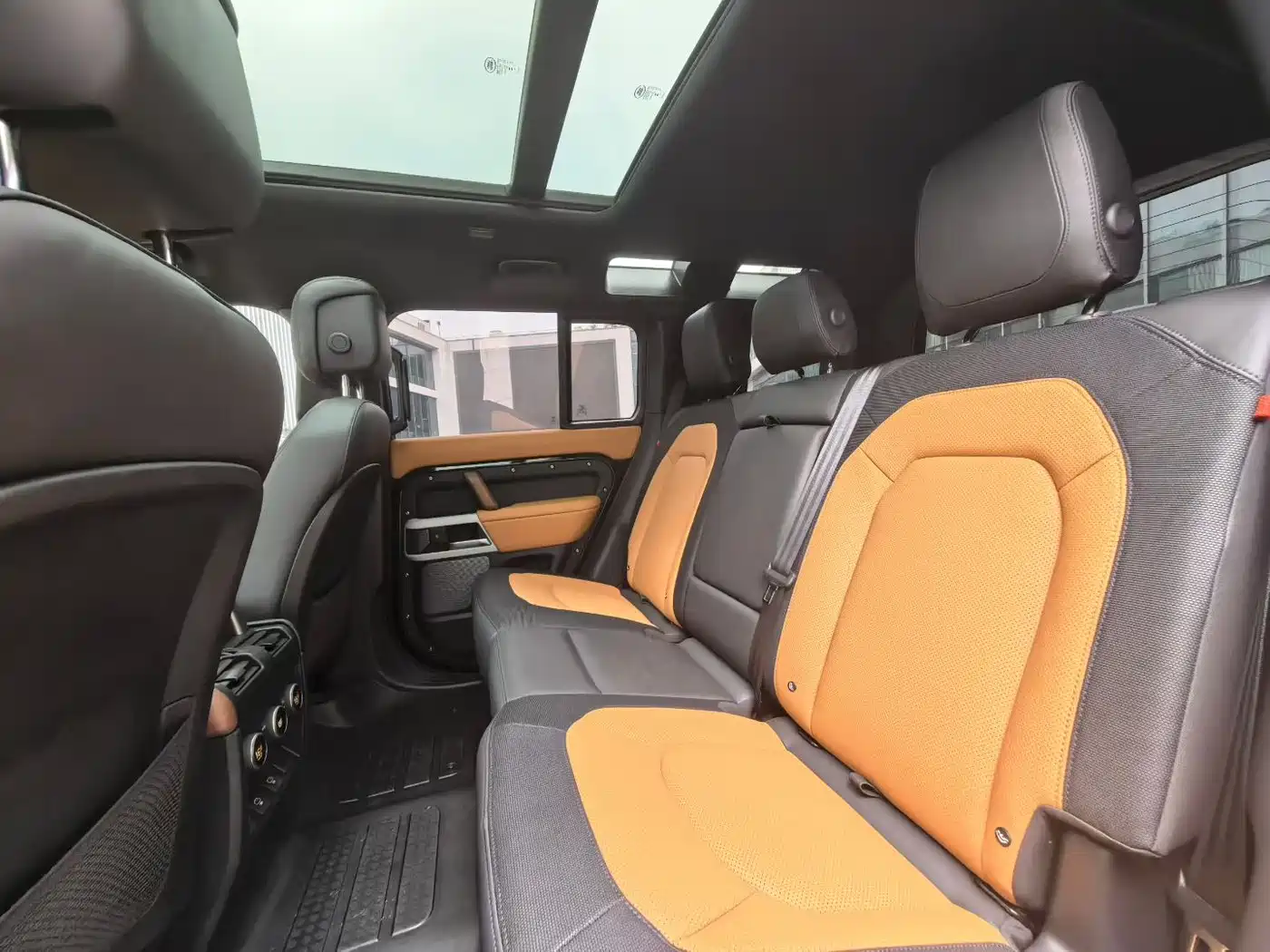 Land Rover Defender 2024 110 3.0T P400 X-DYNAMIC HSE фото 7