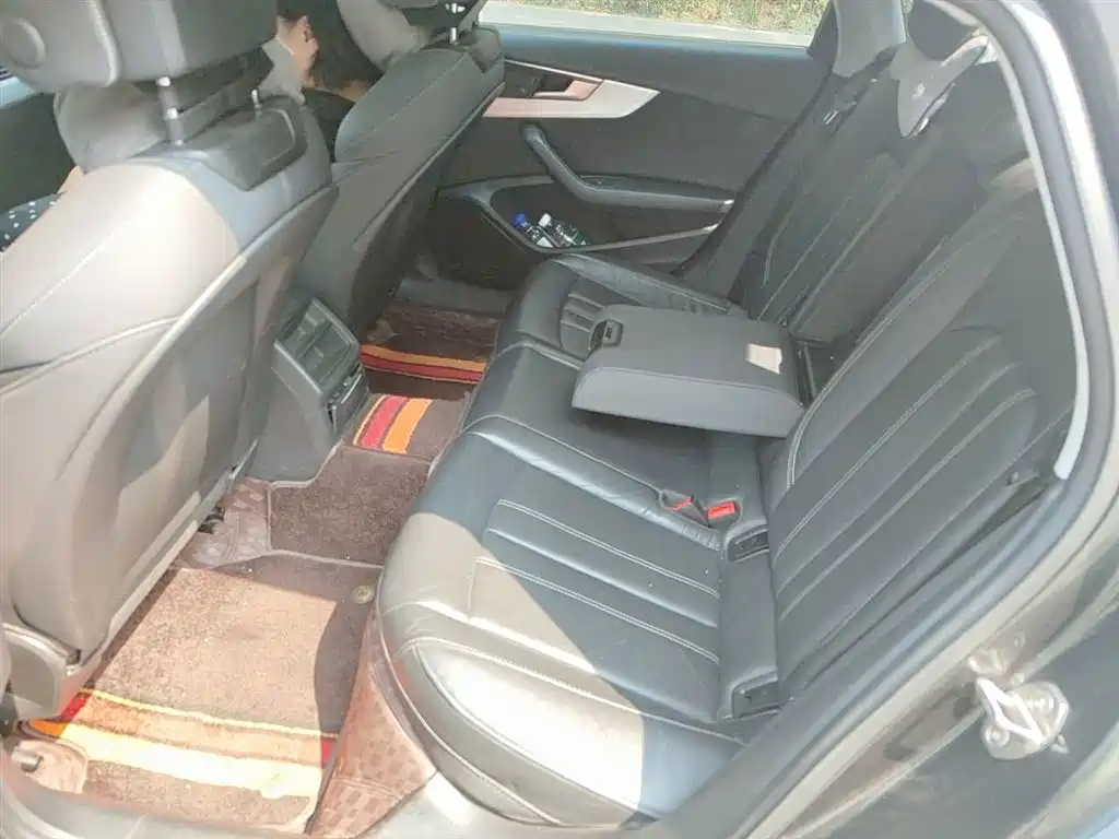 Audi A4L 2021 40 TFSI Premium Life Edition фото 18