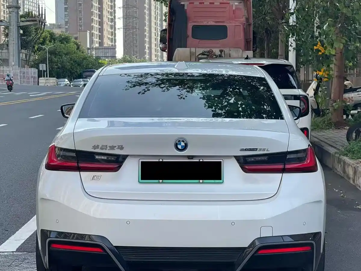 BMW i3 2022 eDrive 35 L фото 8