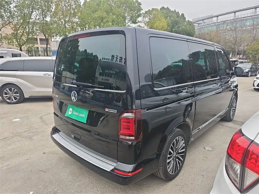 Volkswagen Multivan 2019 2.0TSI 4WD Premium 7-seater фото 5