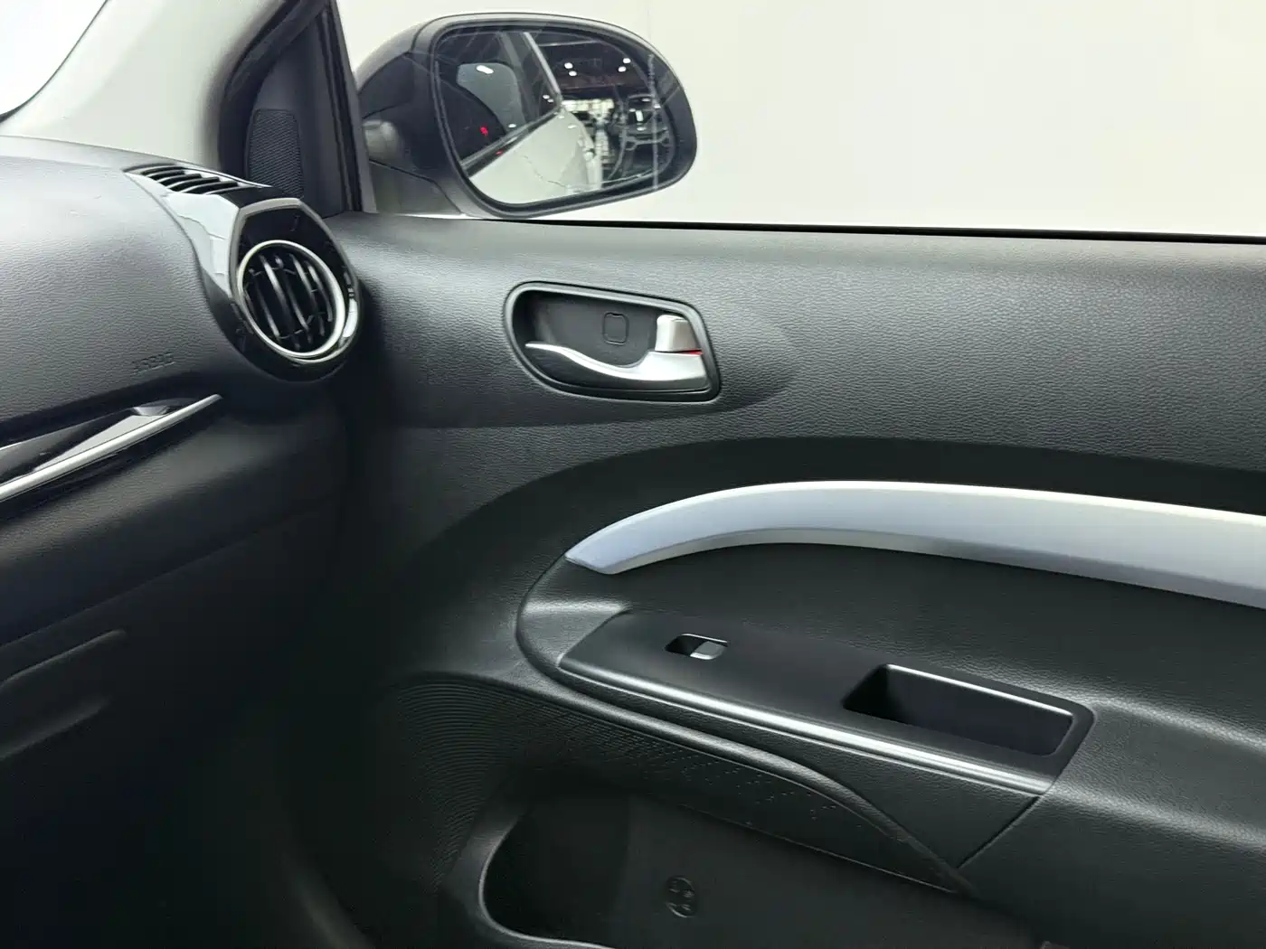 Kia KX1 2021 1.4L CVT Fun Sunroof Version фото 10