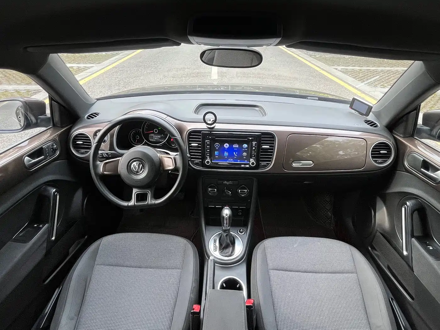 Volkswagen Beetle 2014 1.4TSI Fashion Edition фото 10