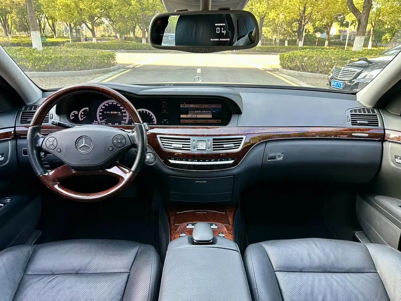 Mercedes-Benz S-Class 2012 S 300 L Luxury Grand Edition фото 4