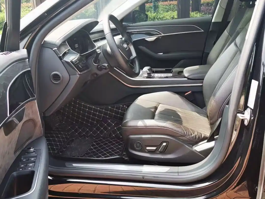 Фото 5 - Audi A8