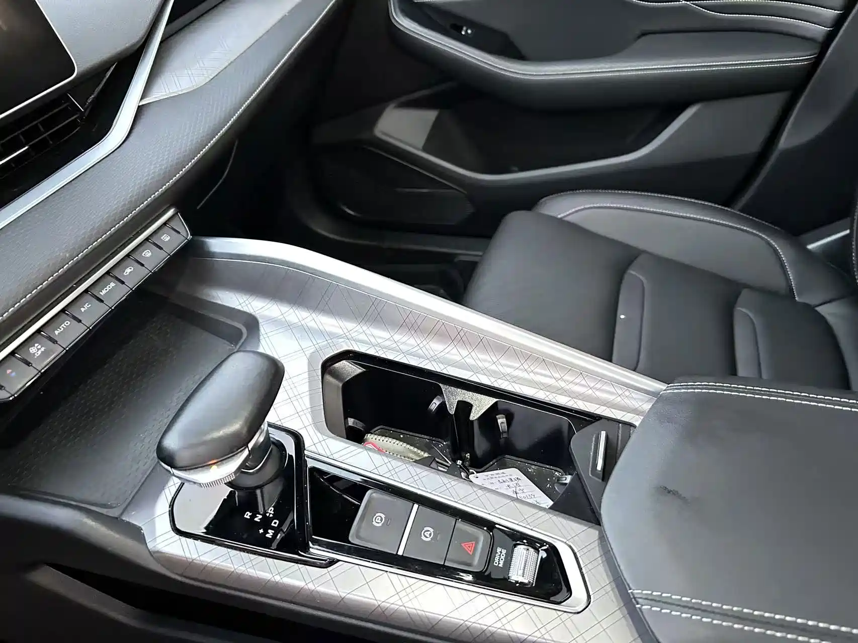 Фото 8 - Geely Preface