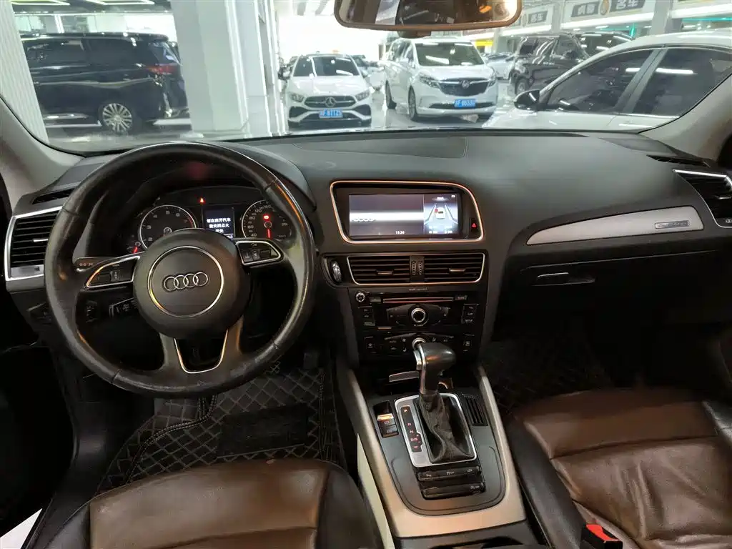 AUDI Q5