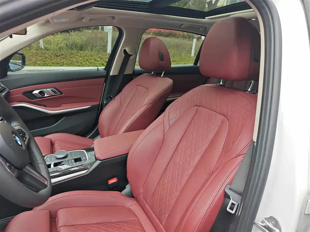 BMW 3 Series 2024 325Li M Sport Package фото 16
