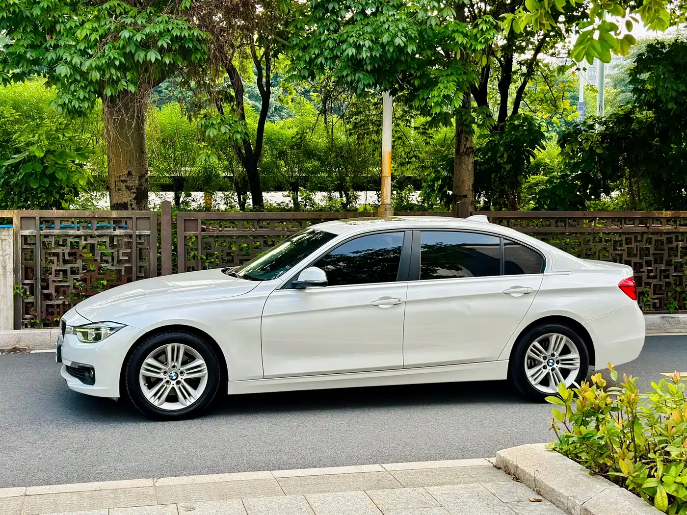 BMW 3 Series 2017 320Li Fashion фото 3