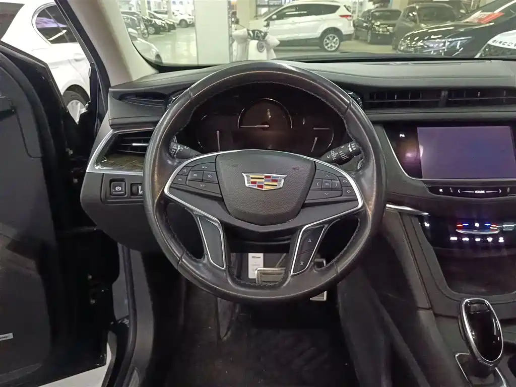 Cadillac XT5 2016 28T AWD Luxury Model фото 4