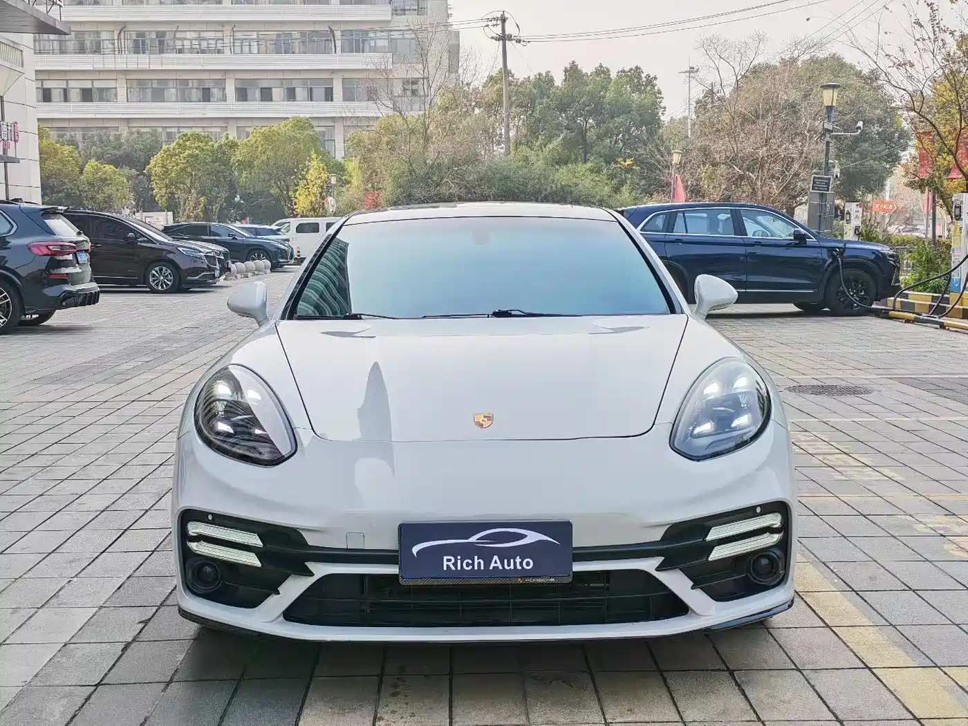 Porsche Panamera 2013 Panamera 4 Platinum Edition 3.6L фото 2
