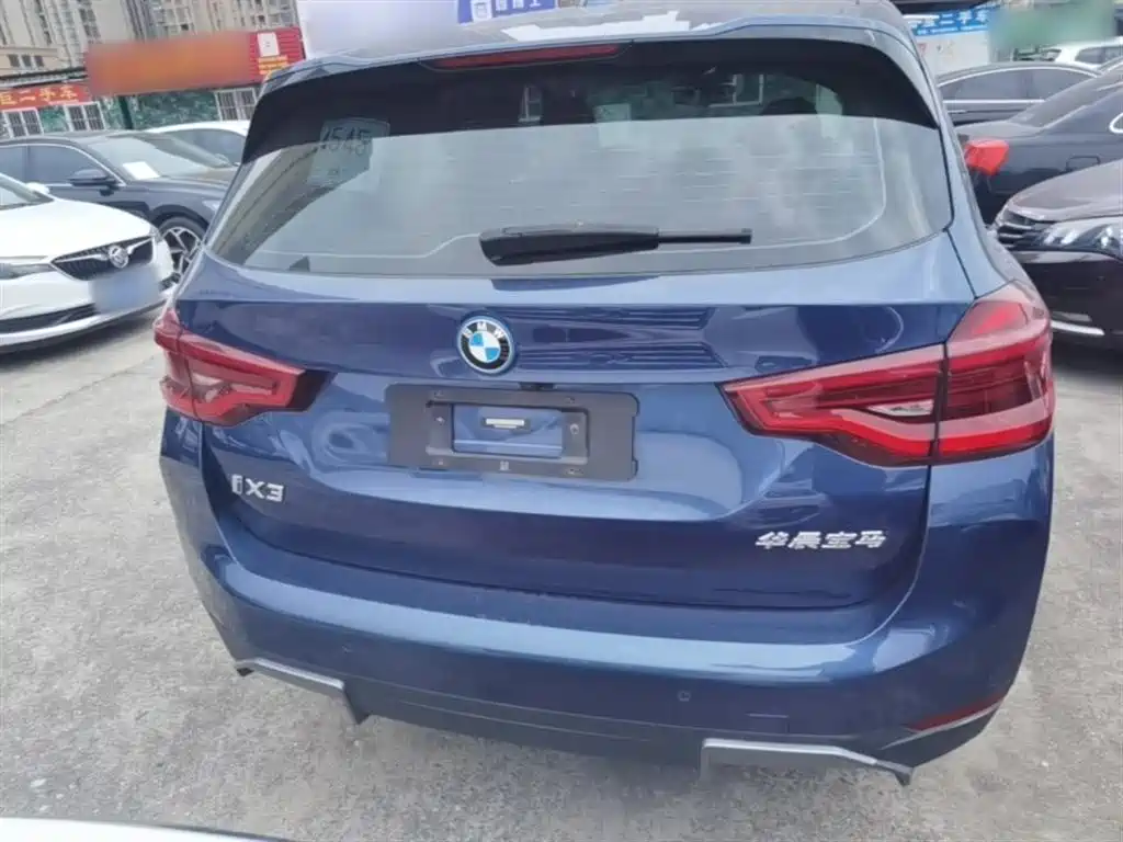 BMW iX3 2021 Leading фото 6