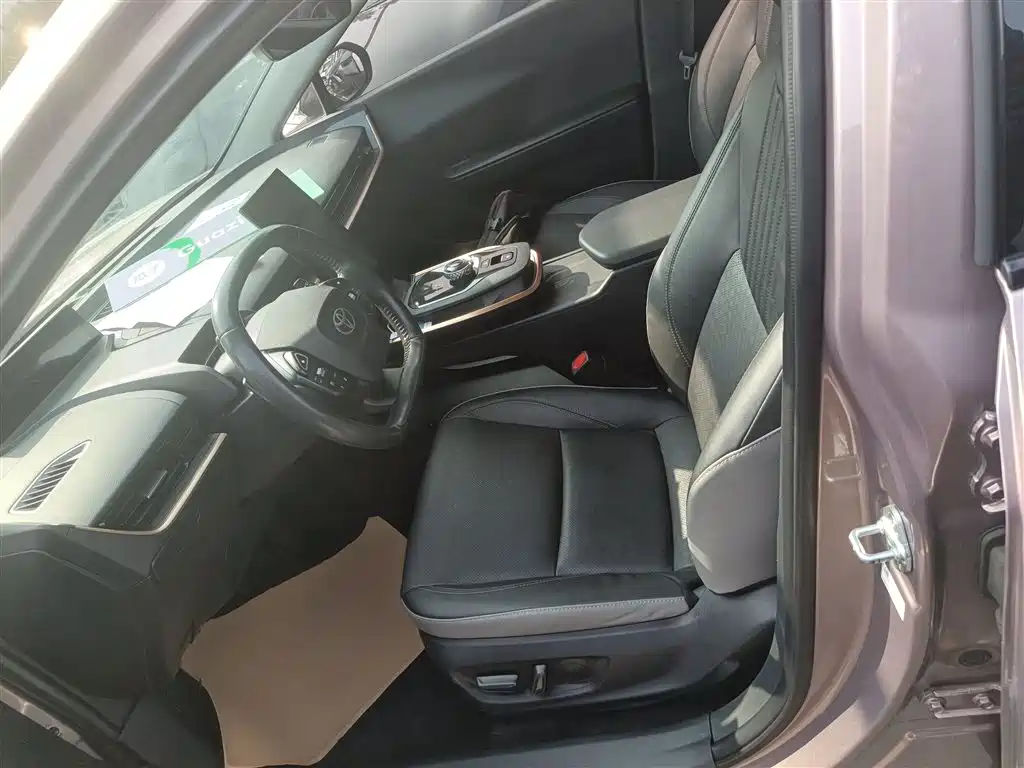 Toyota bZ3 2023 616km Long Range Premium фото 11