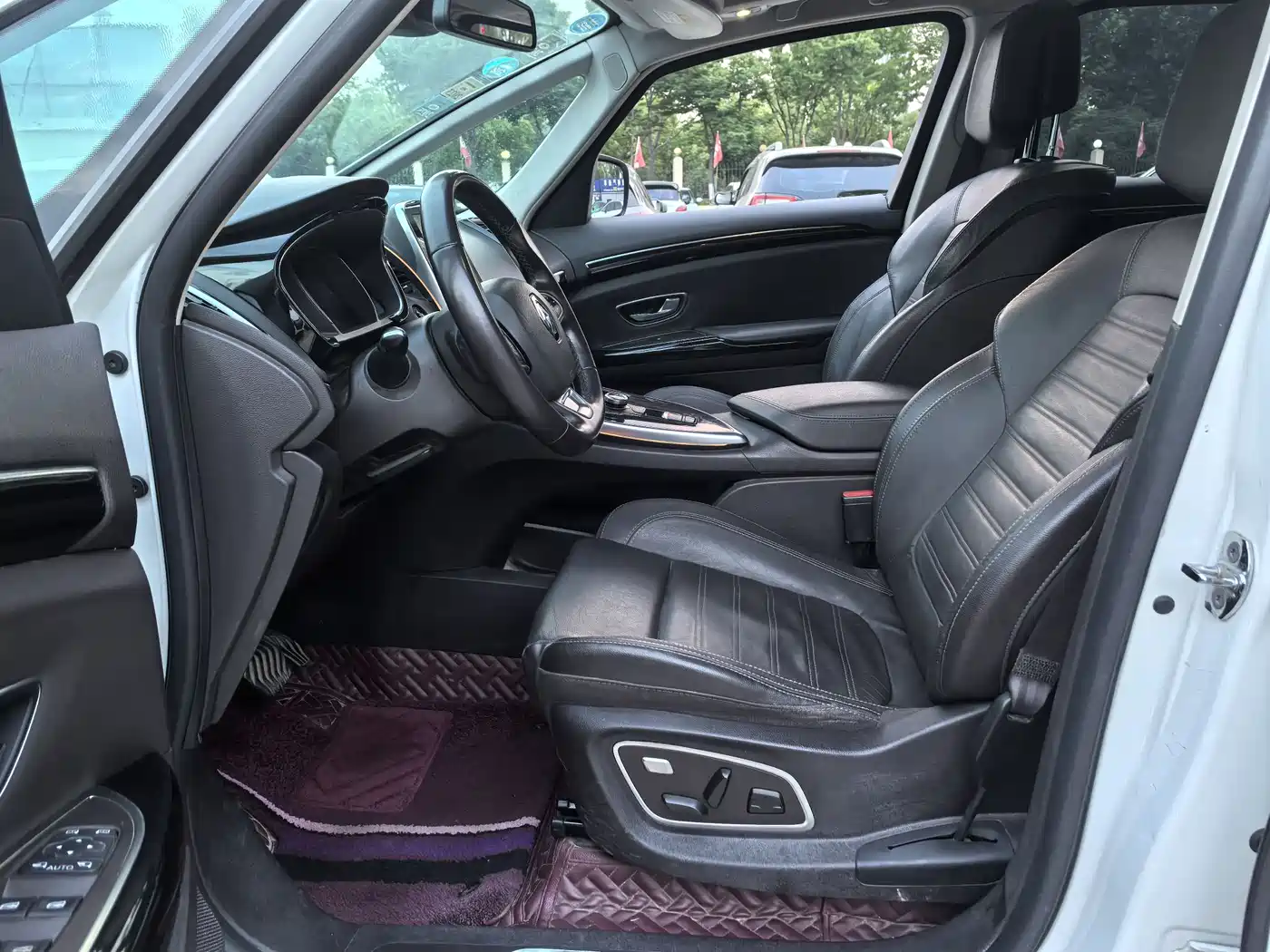 Renault Espace Classic 2018 TCe 300 Adventure фото 6