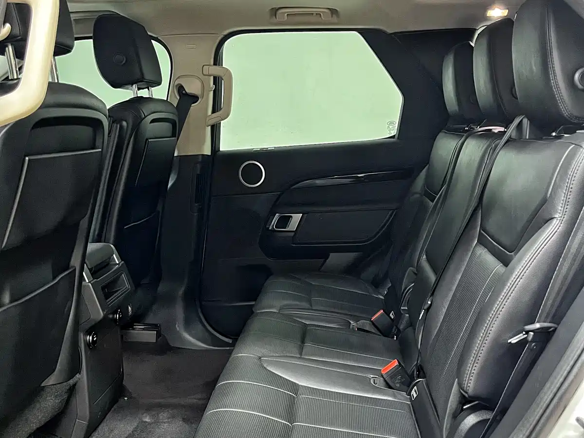 Land Rover Discovery 2017 3.0 SC V6 SE фото 7