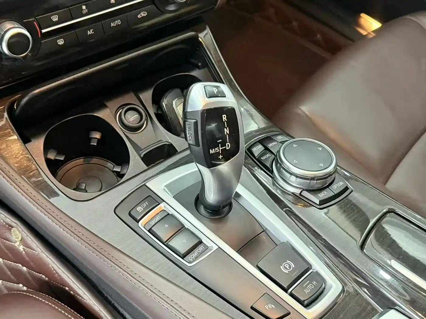 BMW 5 Series 2017 525Li Luxury Design Package фото 5