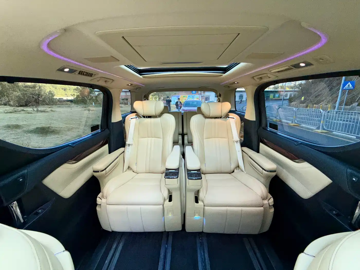 Toyota Alphard 2015 3.5L Luxury Edition фото 8