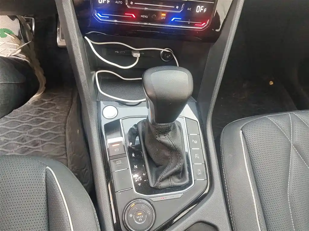 Volkswagen Tiguan L 2022 380TSI Automatic 4WD R-Line Cross Edition 7-Seater фото 10