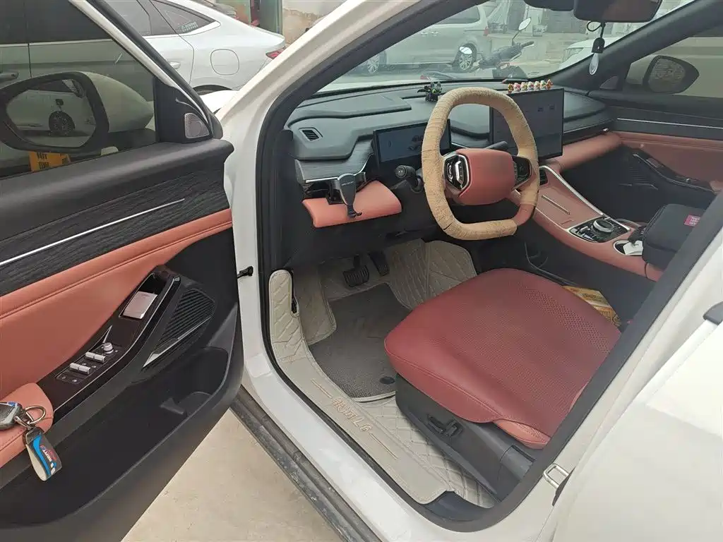 Geely Galaxy Galaxy L6 2025 EM-i 140km Starship Edition фото 12