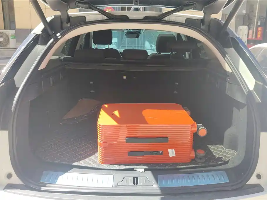 Land Rover Range Rover Velar 2024 S фото 4