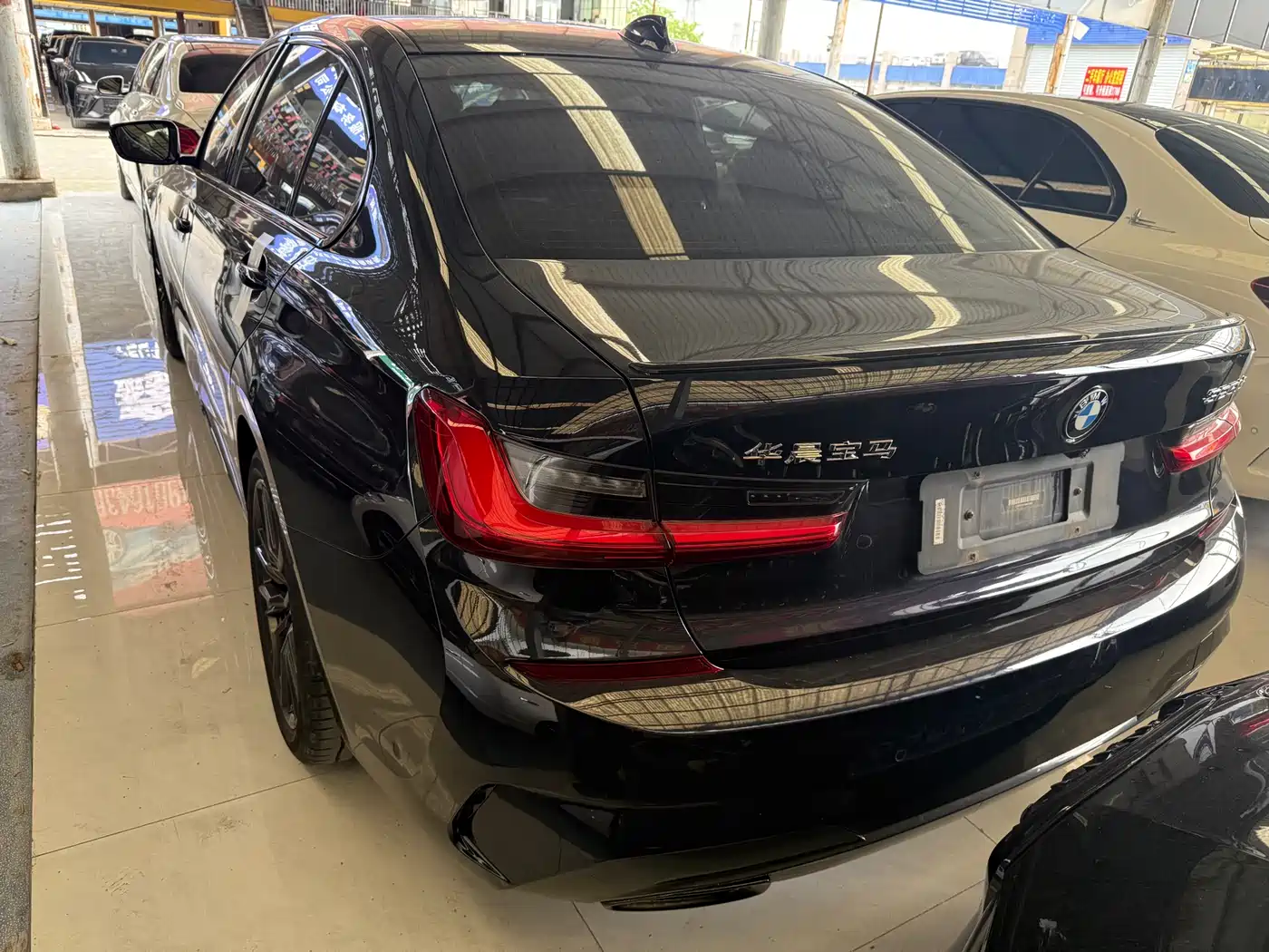 BMW 3 Series 2020 325Li M Sport Black Night Package фото 10