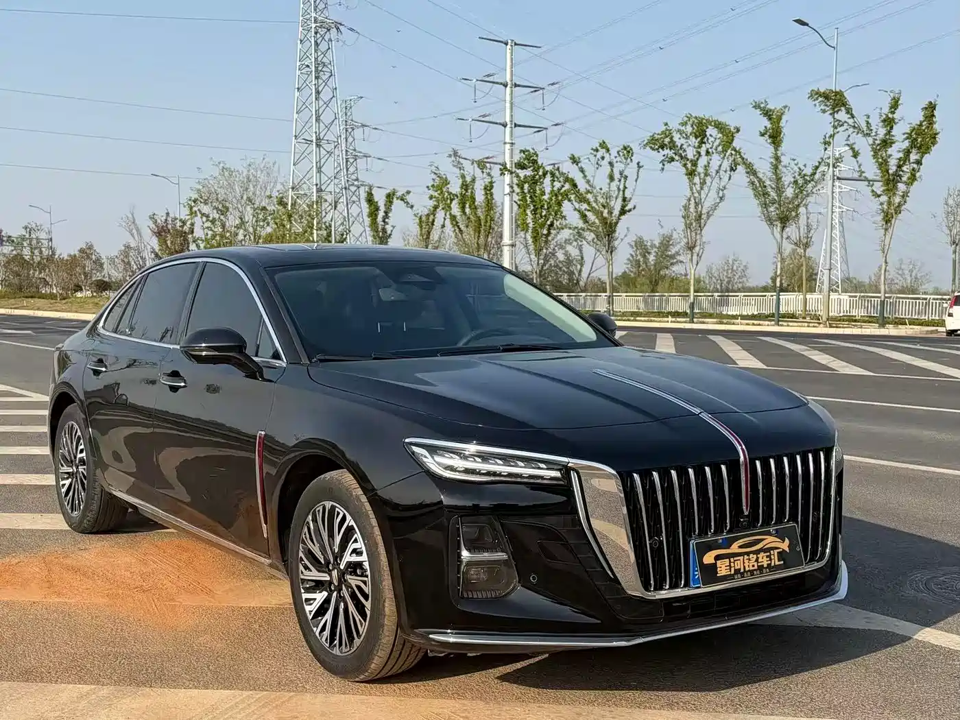 Hongqi H5 2025 2.0T Automatic Flag Celebration 500,000 Units Anniversary Edition фото 3