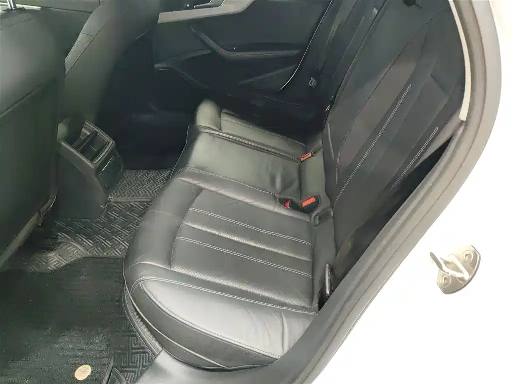 Audi A4L 2020 40 TFSI Fashion Elegance фото 17