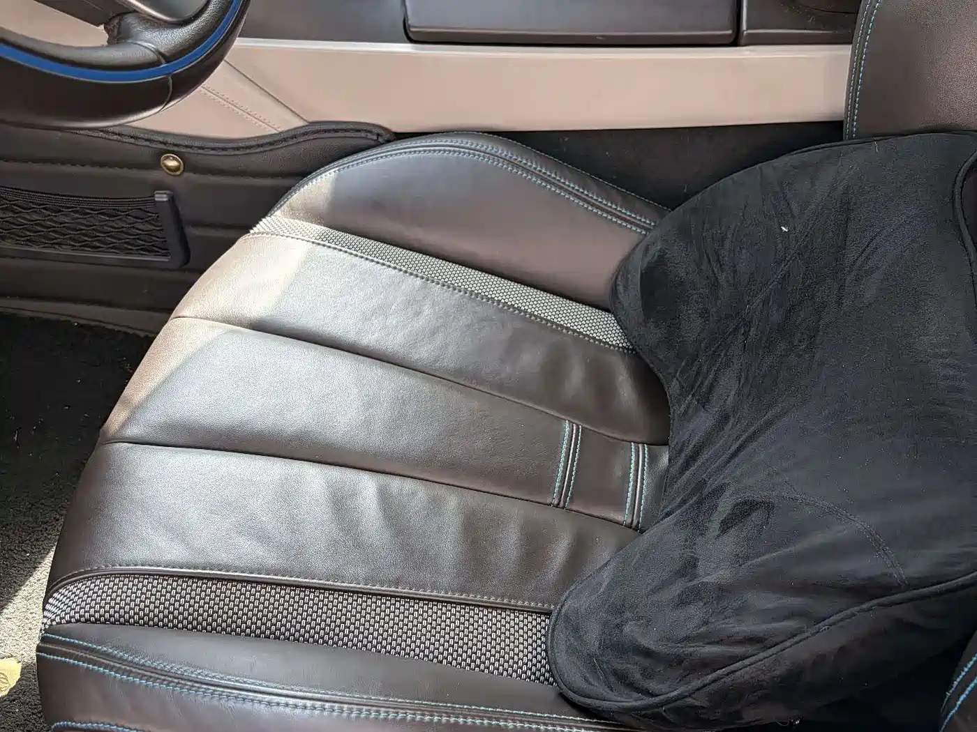  I8