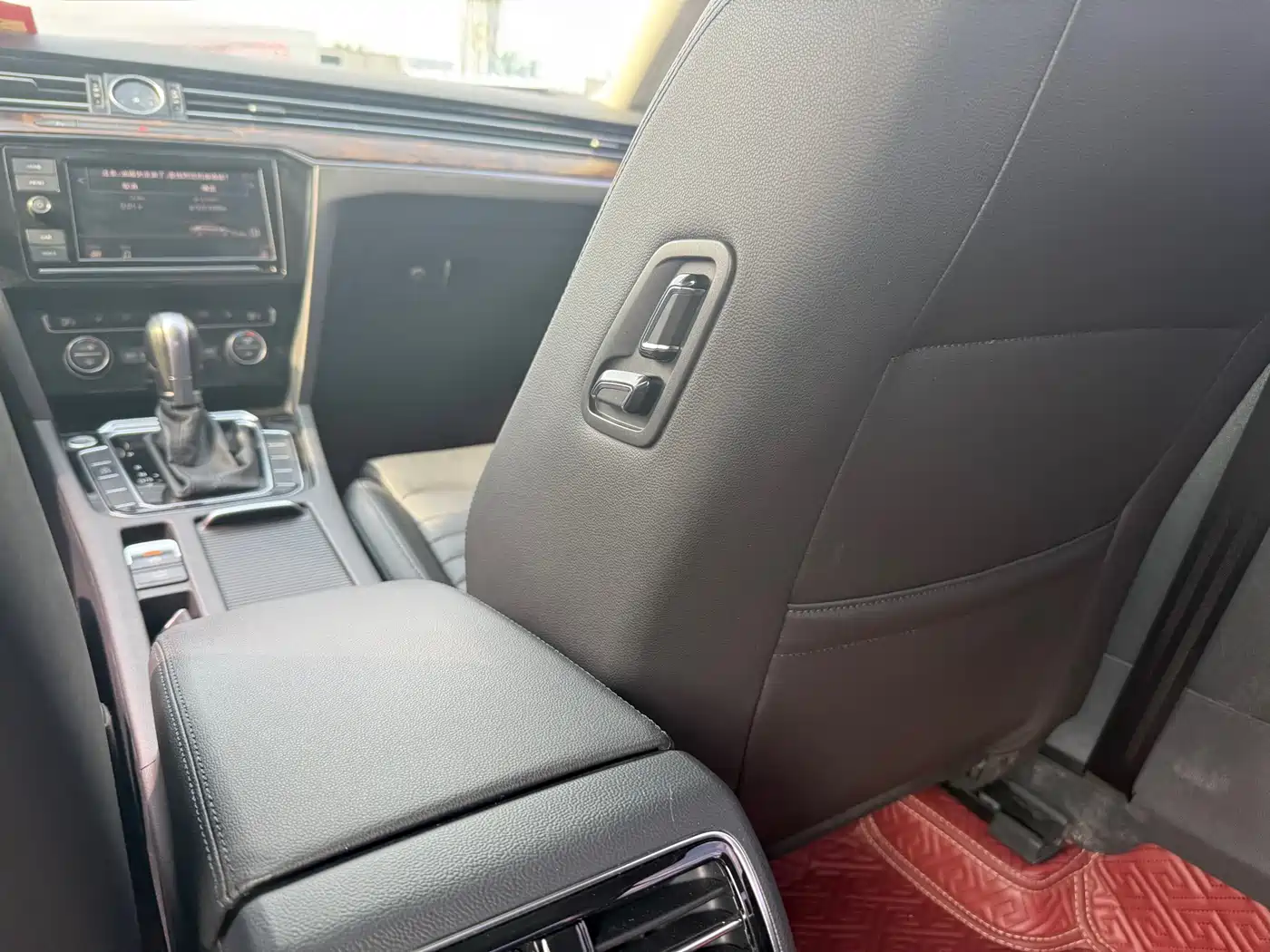 Volkswagen Magotan 2019 330TSI DSG Luxury Class China VI фото 10