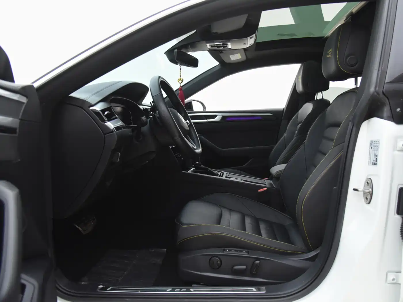 Volkswagen FAW-Volkswagen CC 2023 380TSI Eye-catching Edition фото 8