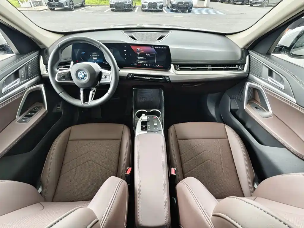 BMW iX1 2025 2025 eDrive25L M Sport Package