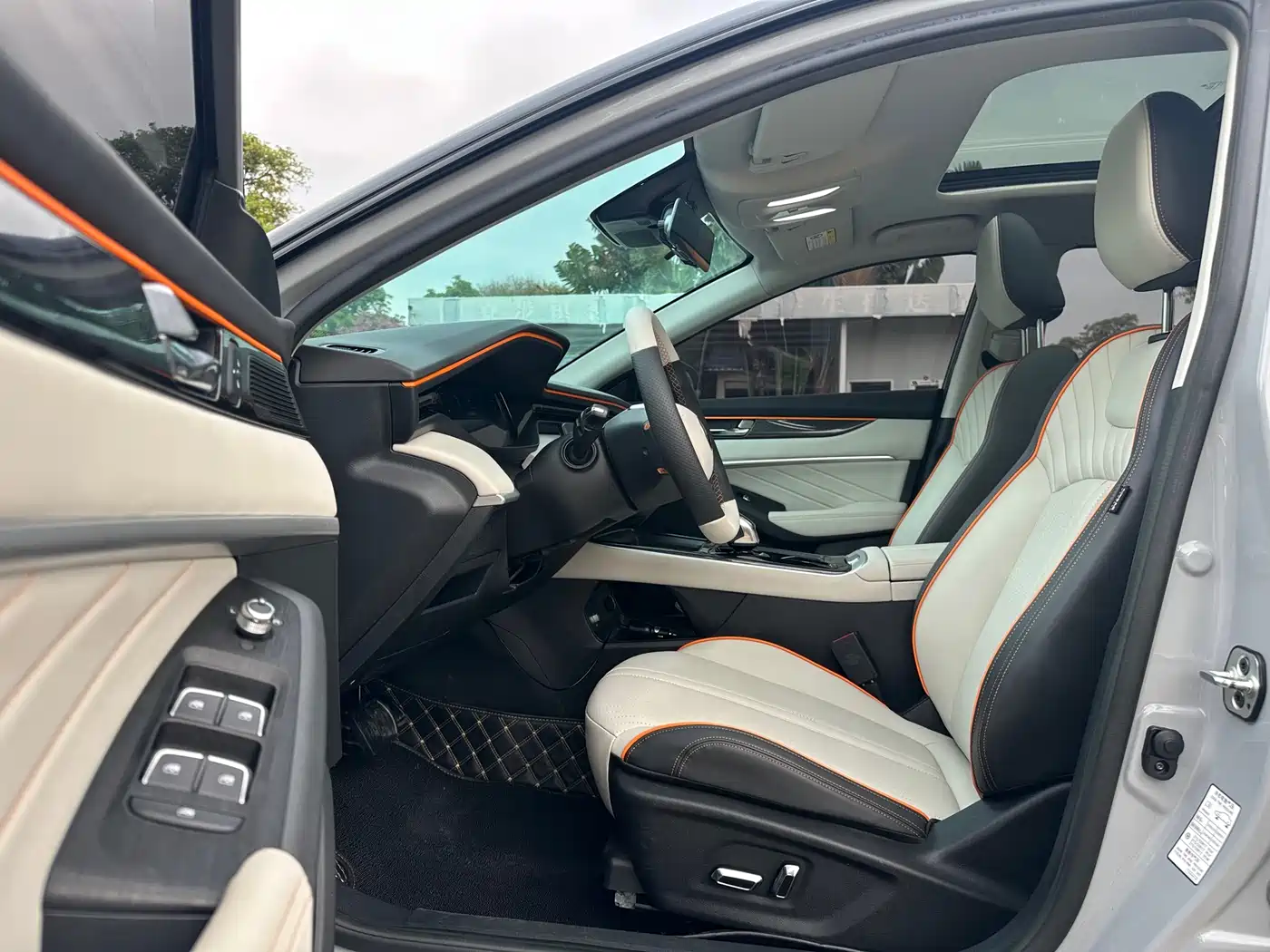 DONGFENG YI HYUN MAX