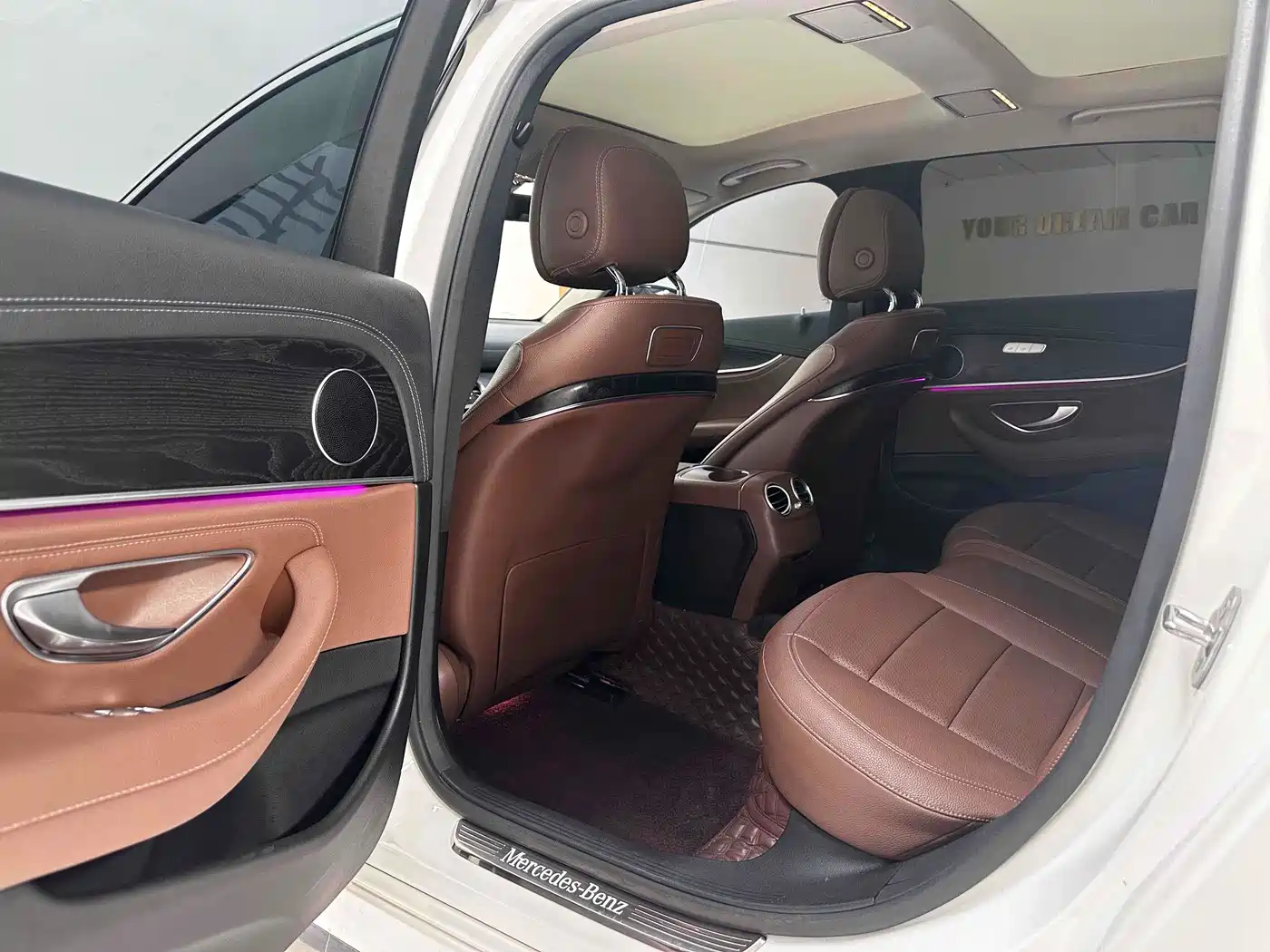 Mercedes-Benz E-Class 2017 E 200 L Sport 4MATIC фото 4