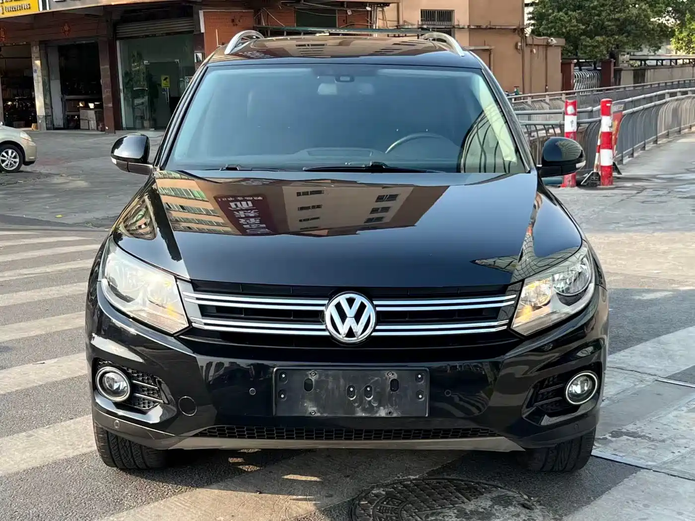 Volkswagen Tiguan 2012 2.0TSI Comfort фото 2