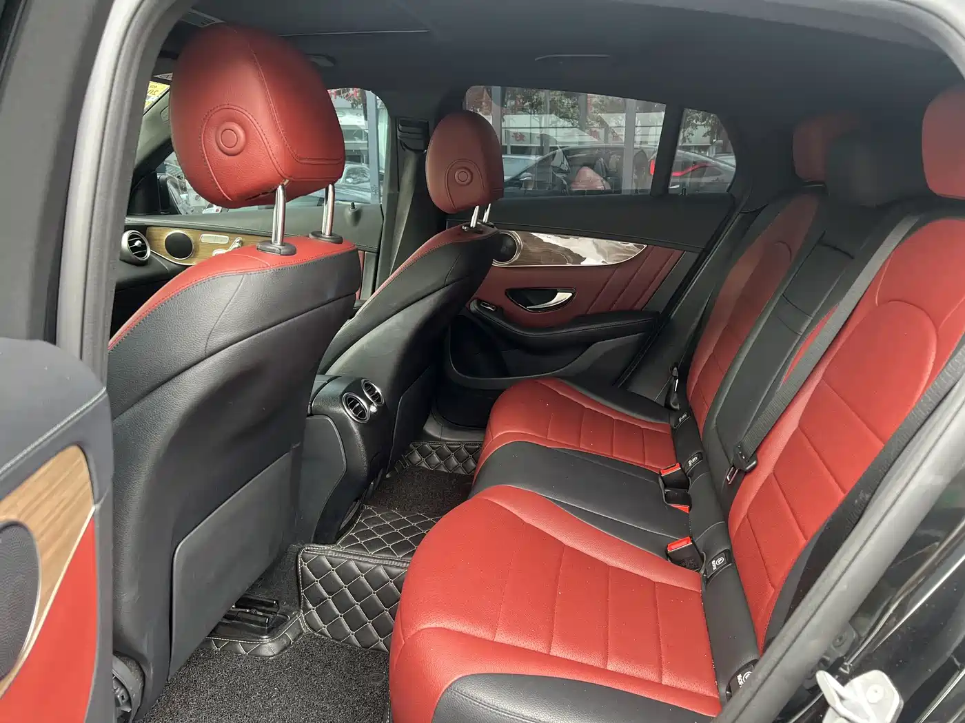 Mercedes-Benz GLC Coupe 2018 GLC 260 4MATIC Coupe SUV фото 11