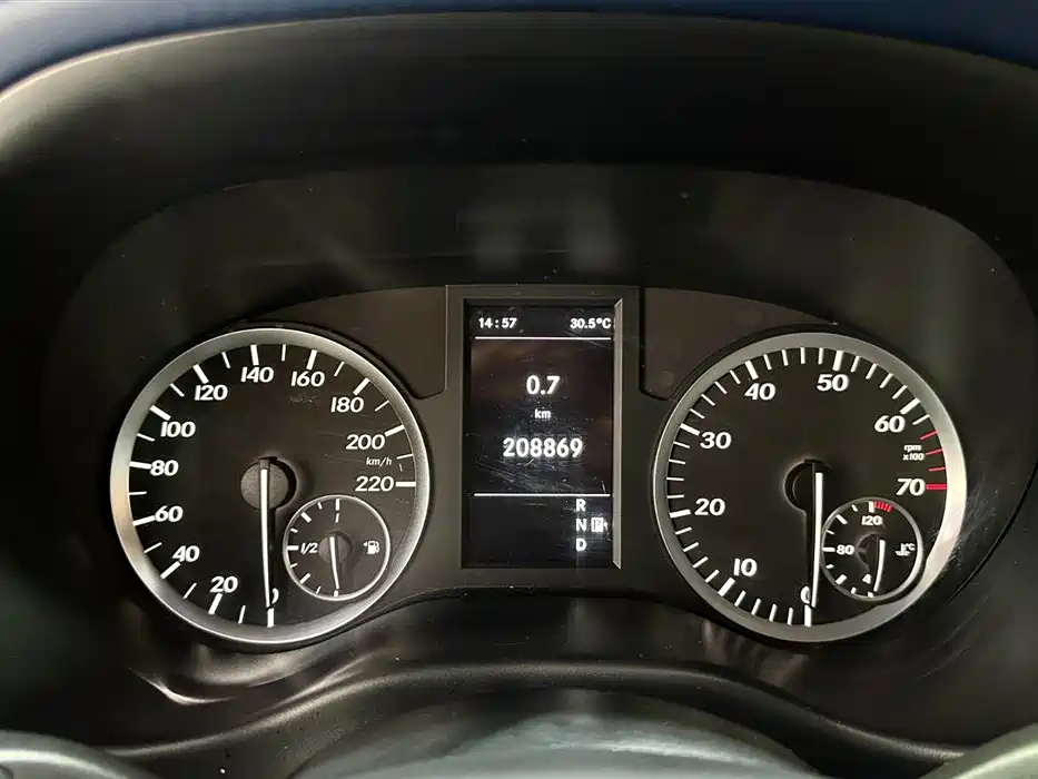Mercedes-Benz Vito 2016 2.0T Elite Edition фото 30