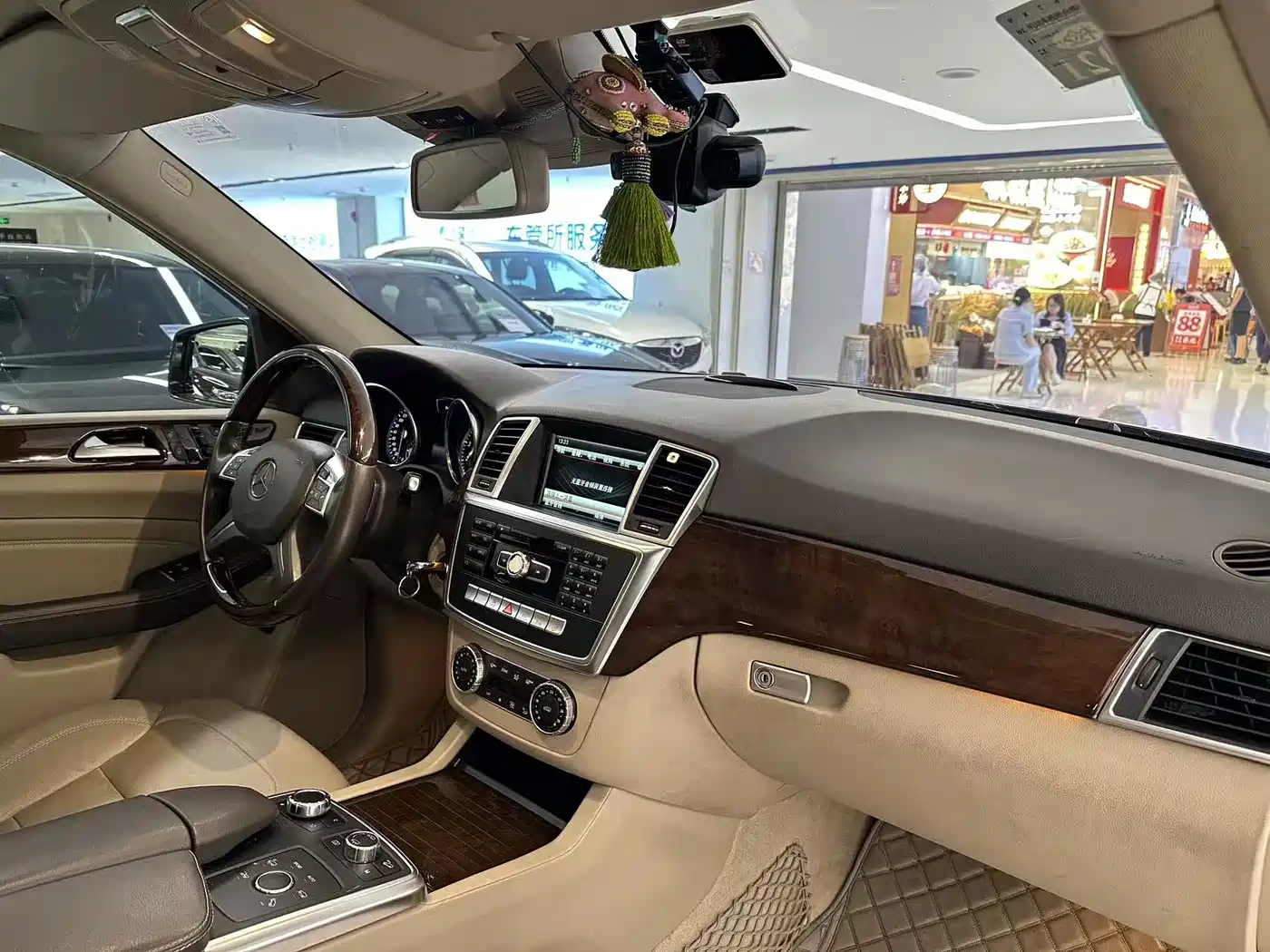 Mercedes-Benz M-Class 2014 ML 400 4MATIC Luxury фото 12