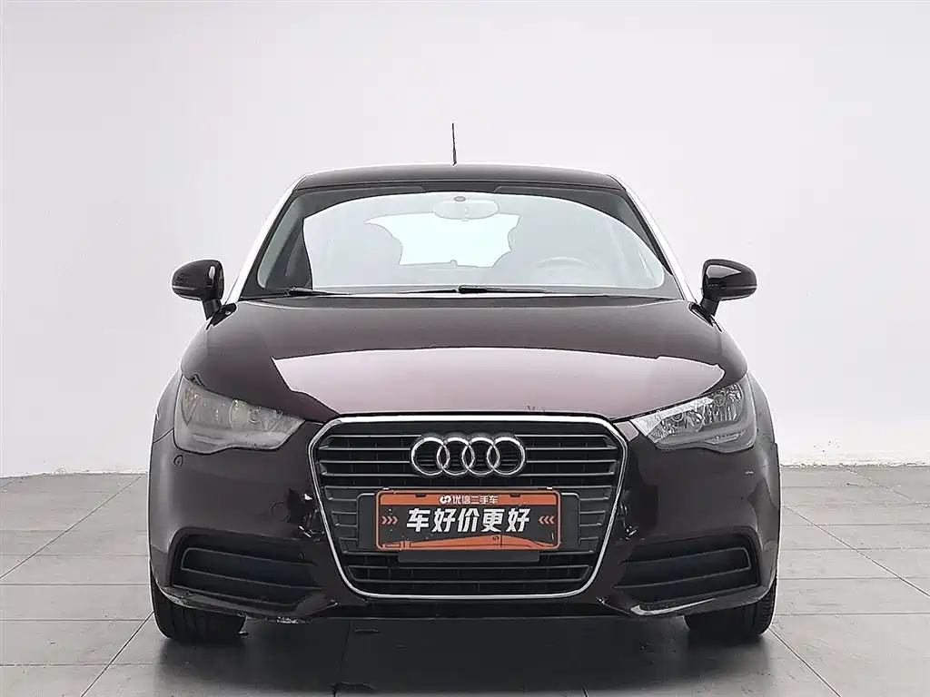 Audi A1 2012 1.4 TFSI Urban фото 3
