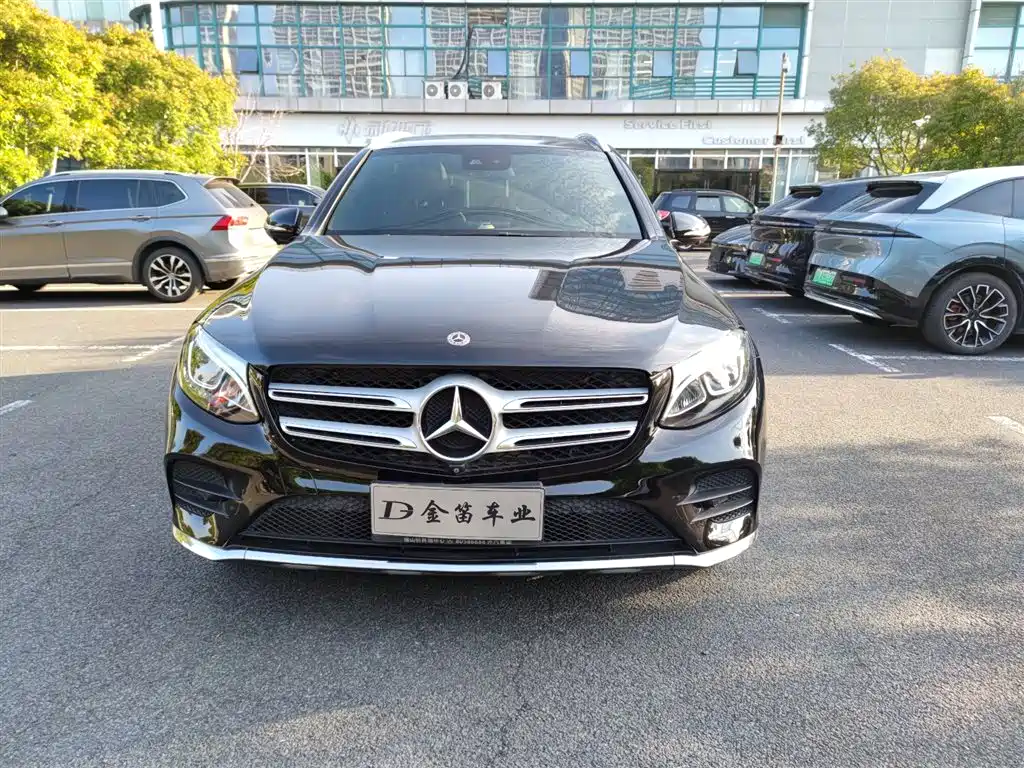 Mercedes-Benz GLC 2018 GLC 260 4MATIC Luxury фото 2