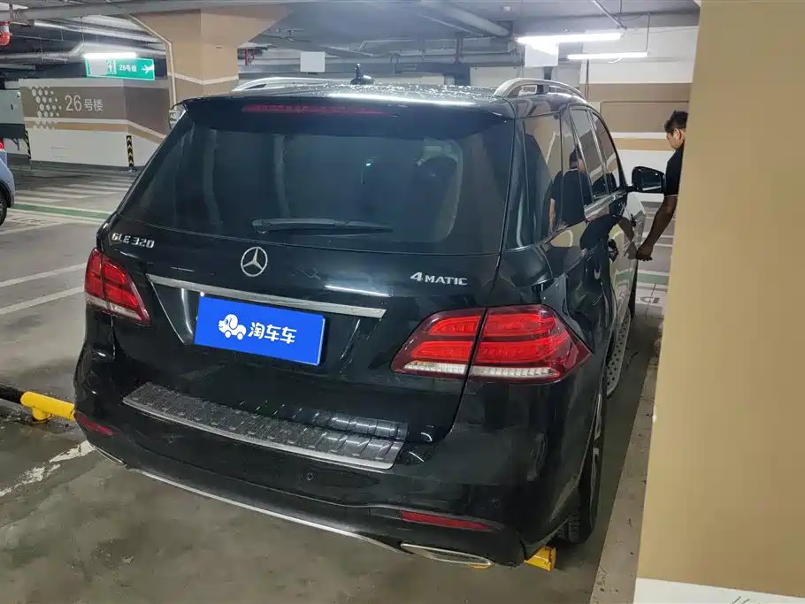 Mercedes-Benz GLE 2016 GLE 320 4MATIC Luxury фото 3