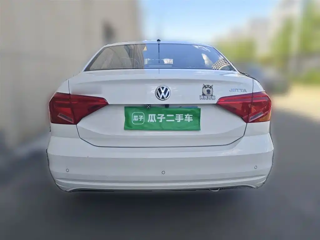 Volkswagen Jetta 2019 Dream Edition 1.4L Manual Fashion фото 4
