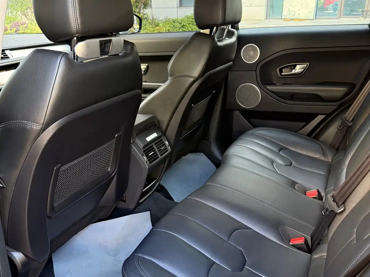 Land Rover Range Rover Evoque 2015 2.0T 5-Door Intelligent Edition фото 7