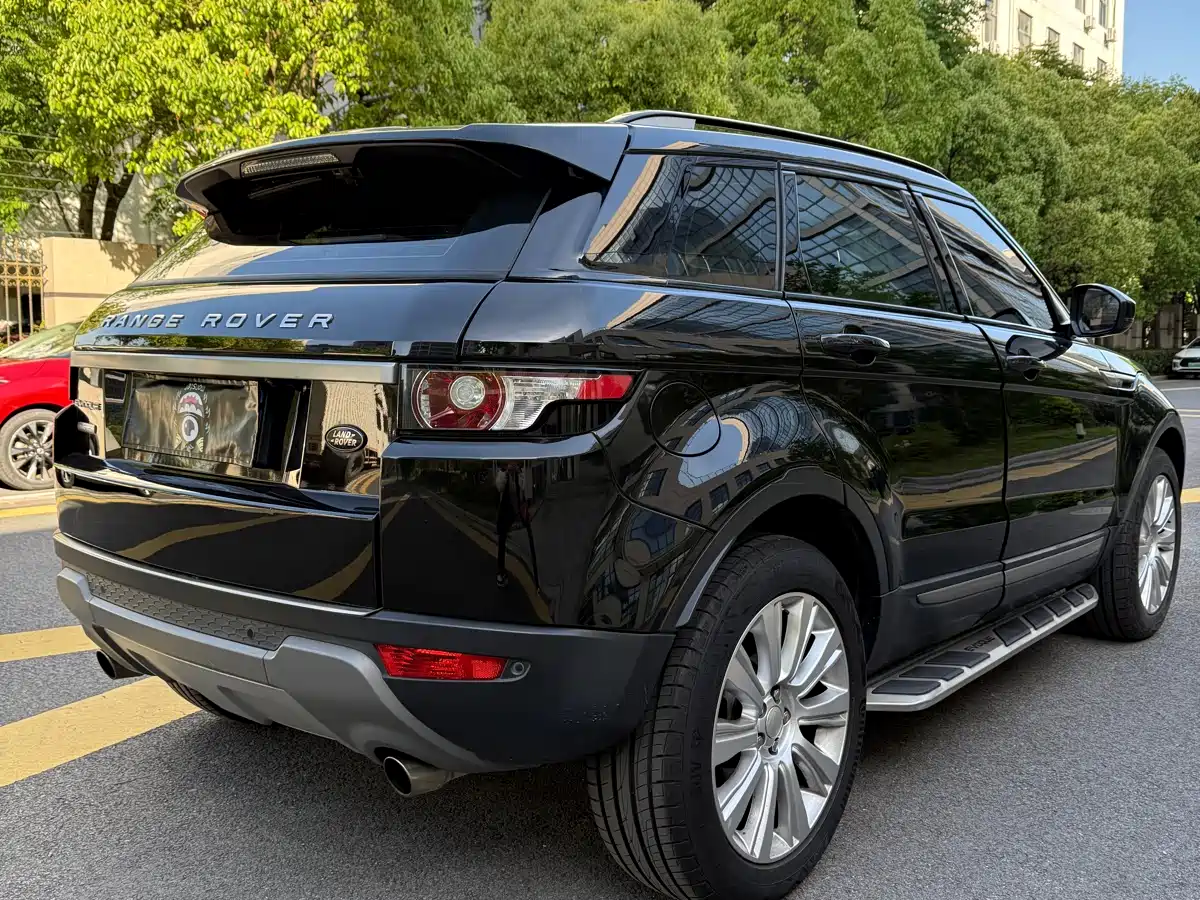 Land Rover Range Rover Evoque 2015 2.0T 5-Door Intelligent Edition фото 15